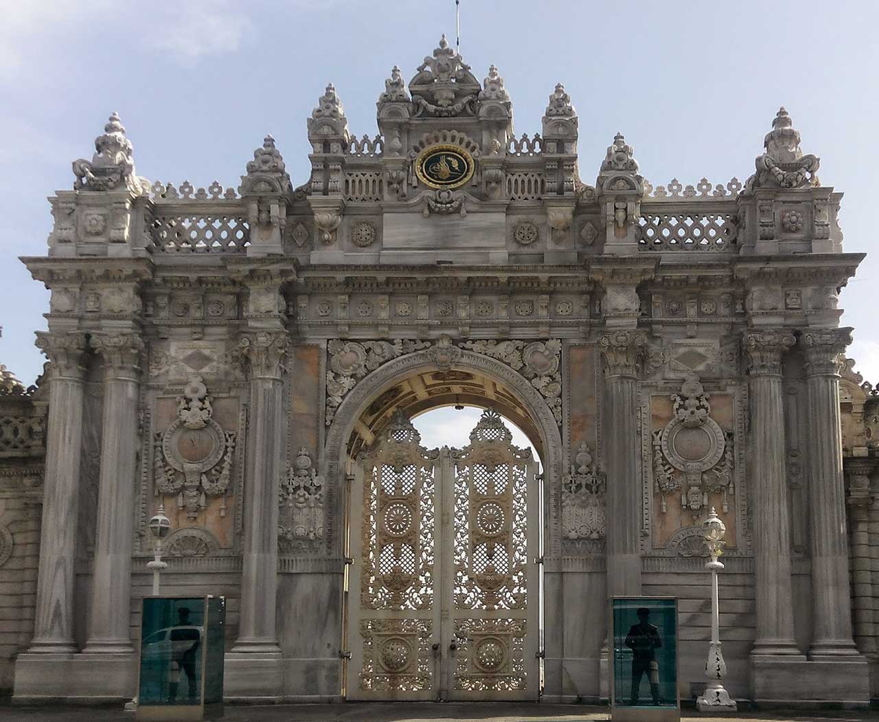 dolmabahce-sarayı.jpg (149 KB)